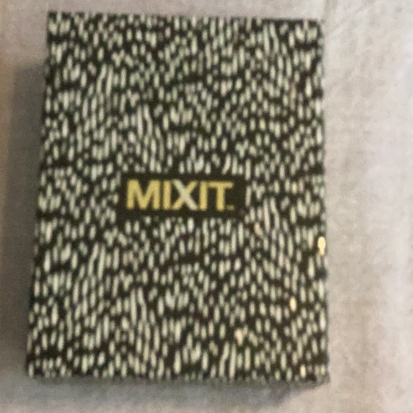NWT MIXIT jewelry set - Picture 4 of 5